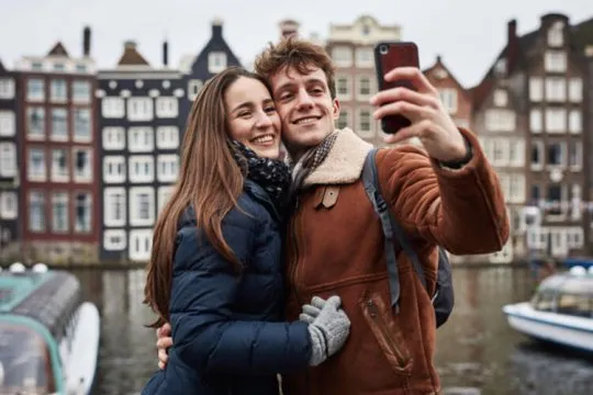 Hollanda ve Danimarka'dan Sevgililere Seyahat İzni